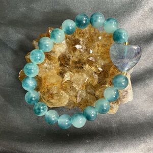 10mm Blue Chalcedony Bracelet with Fluorite Heart